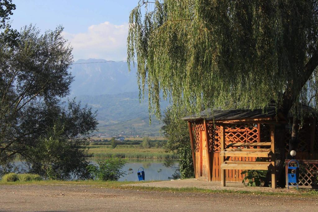 Motel Blue River Călimăneşti Exterior foto