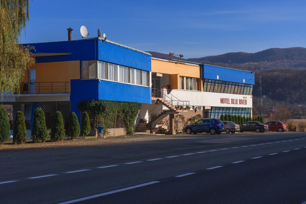 Motel Blue River Călimăneşti Exterior foto