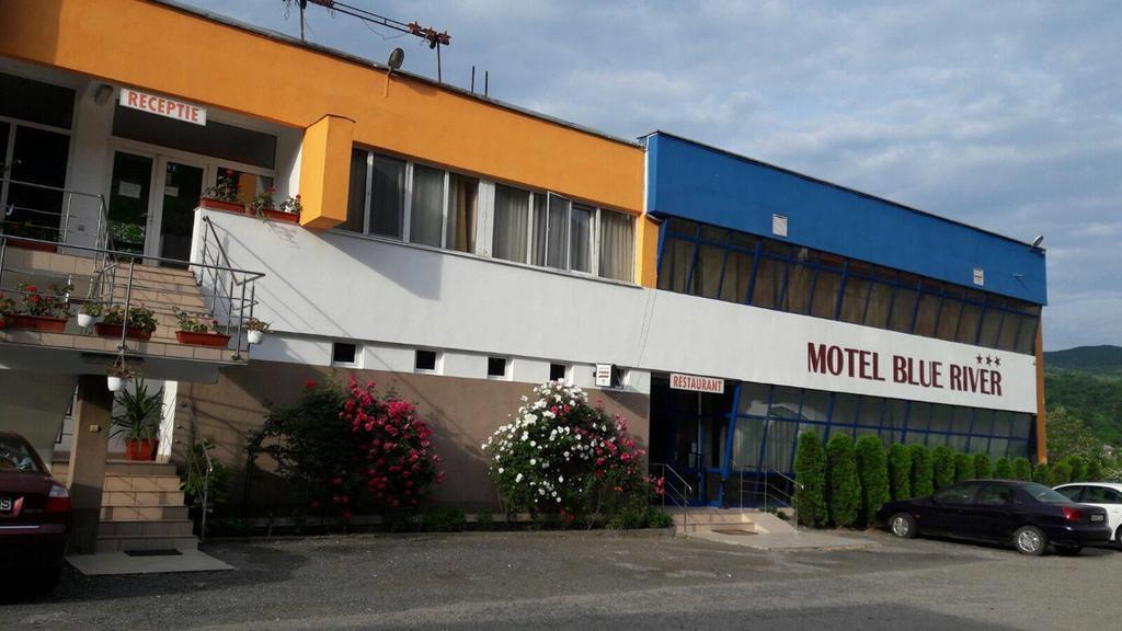 Motel Blue River Călimăneşti Exterior foto
