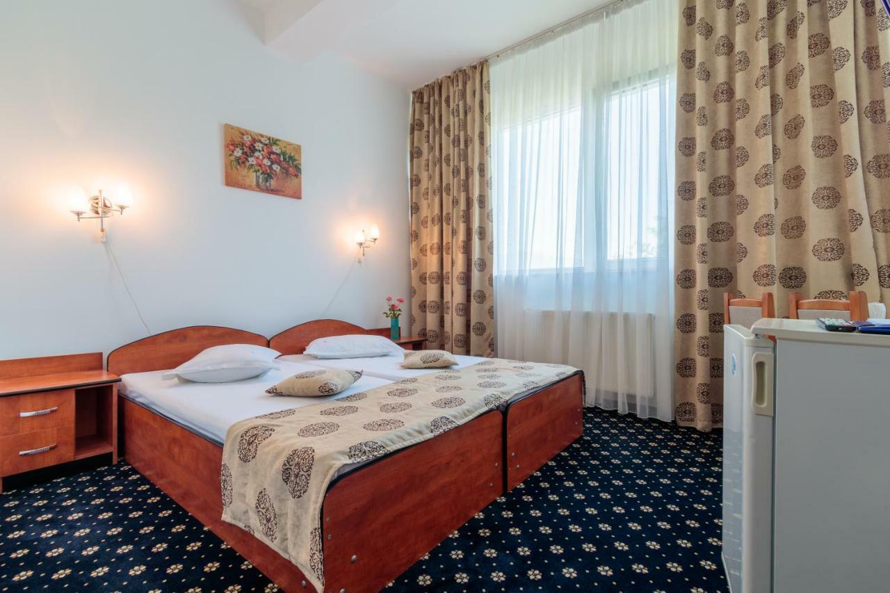 Motel Blue River Călimăneşti Exterior foto