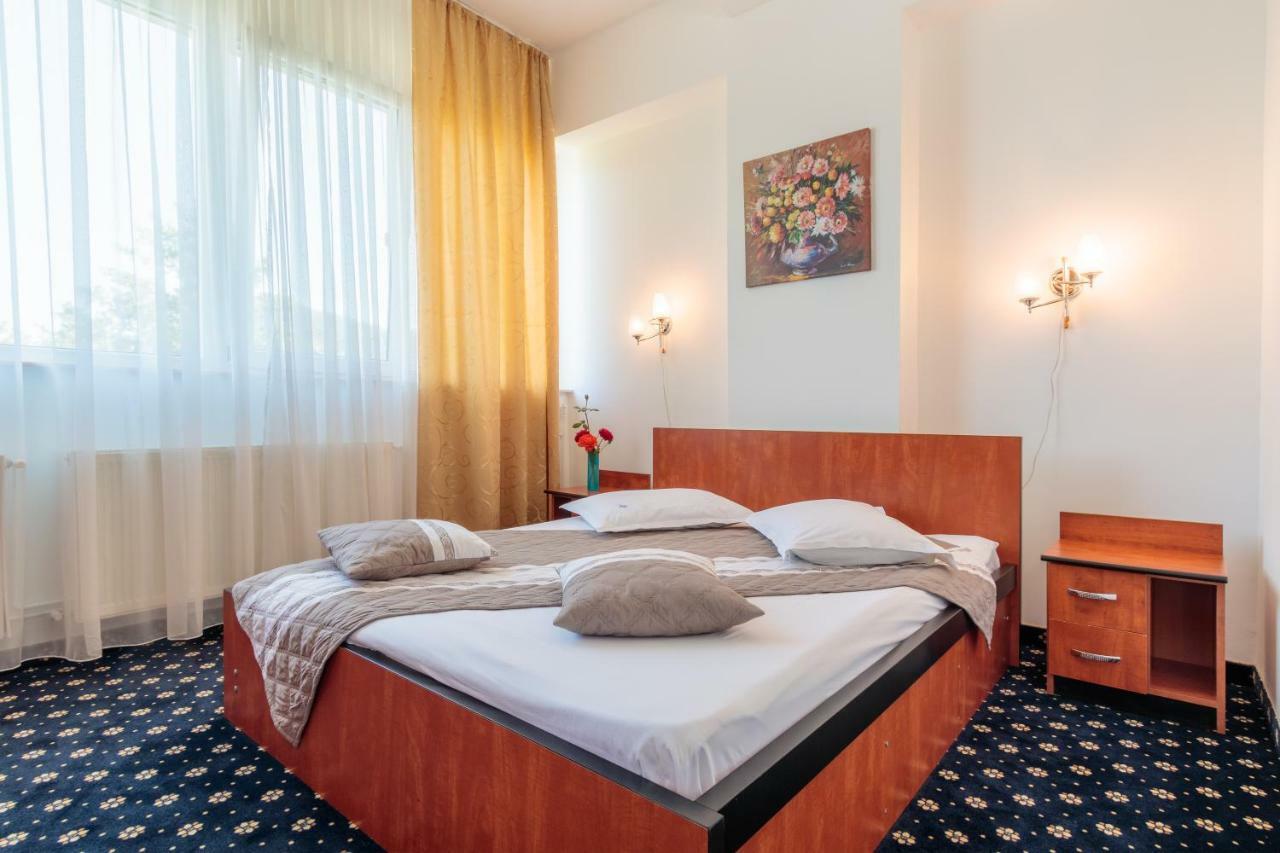 Motel Blue River Călimăneşti Exterior foto